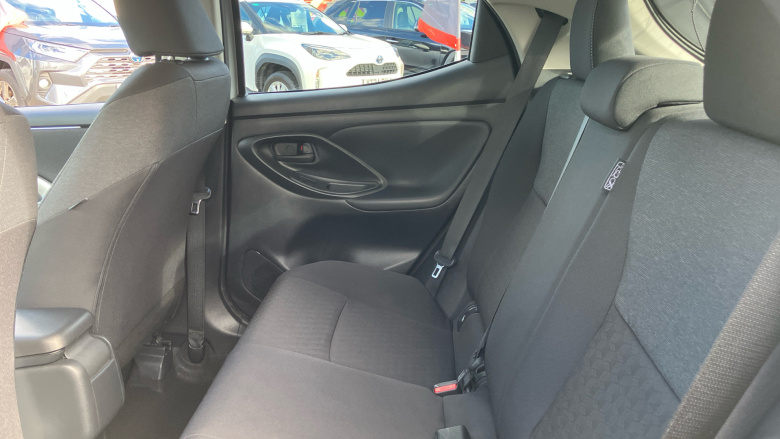 Toyota Yaris 1.5 Hybrid Design 5dr CVT Hybrid Hatchback